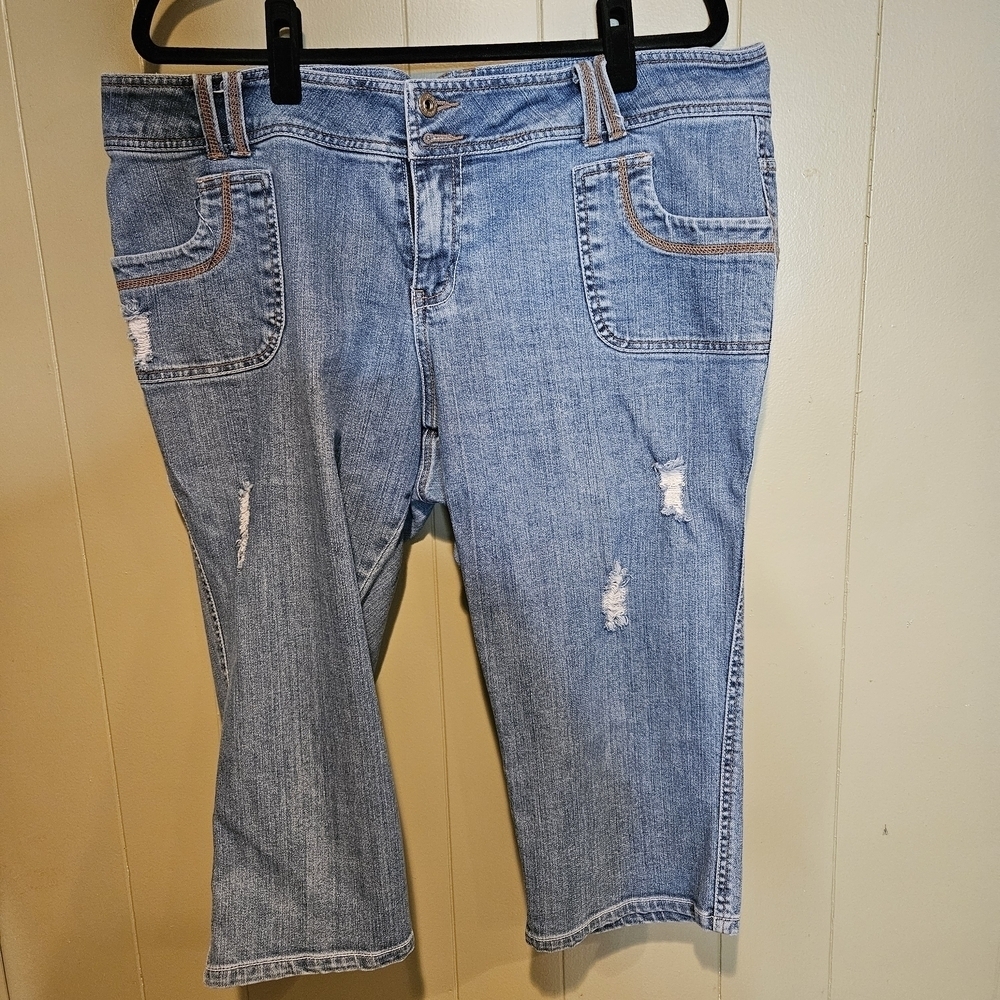 BeBop Light Blue Distressed Cropped Jeans